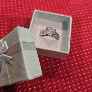 Engagement ring half bezel CZ 2ct